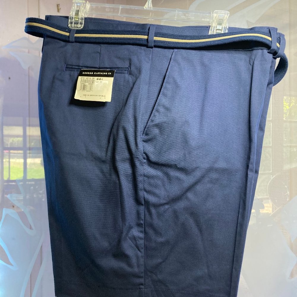 New With Tags Haggar Clothing Men's Navy Blue Bermuda Shorts 44W with Belt